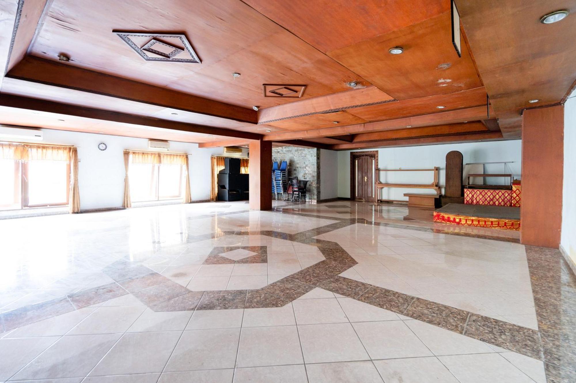 Reddoorz Plus At Mahajaya Hotel Denpasar Exterior foto