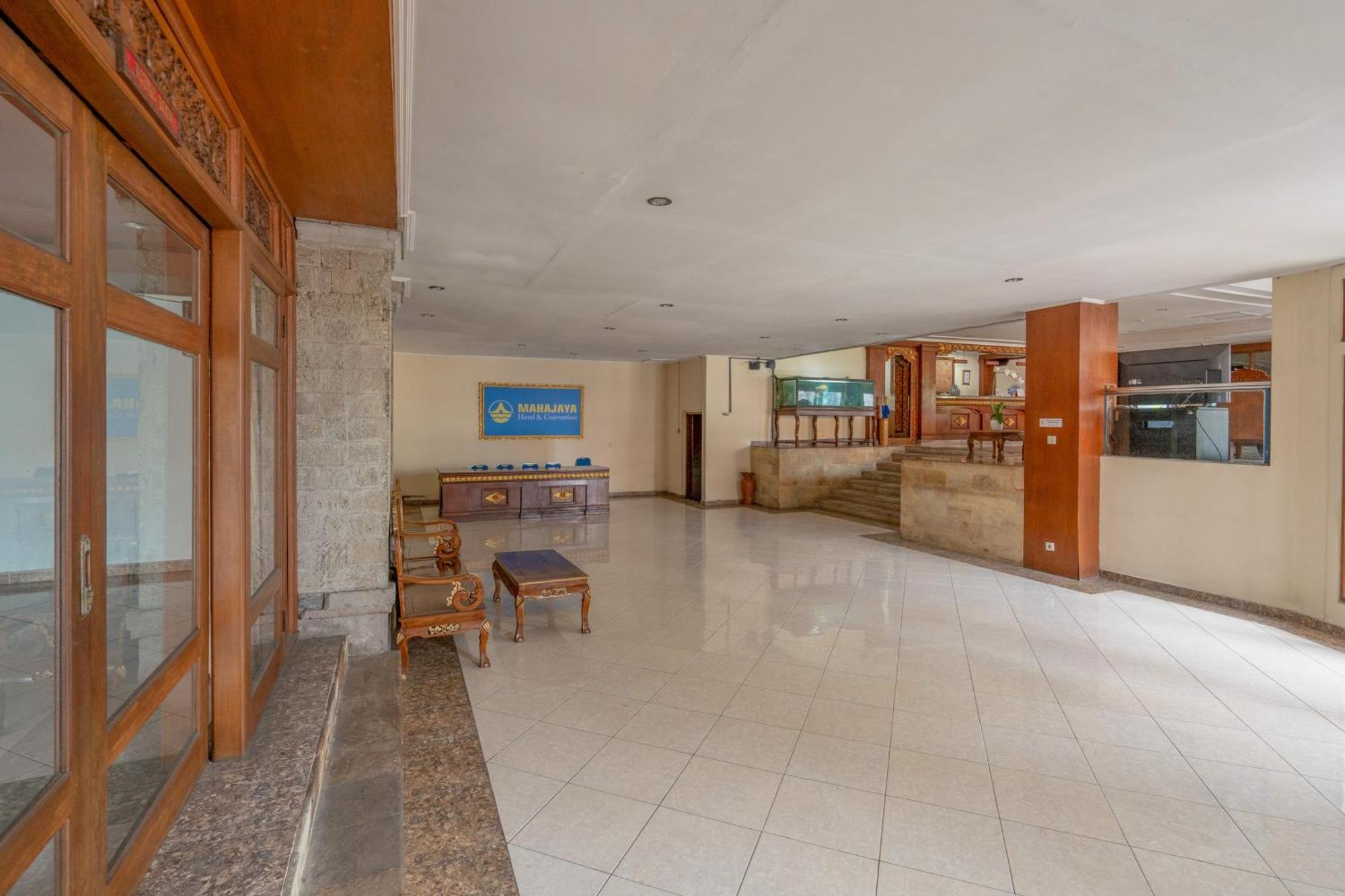 Reddoorz Plus At Mahajaya Hotel Denpasar Exterior foto