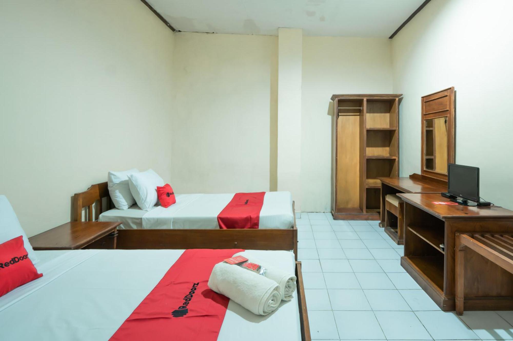 Reddoorz Plus At Mahajaya Hotel Denpasar Exterior foto