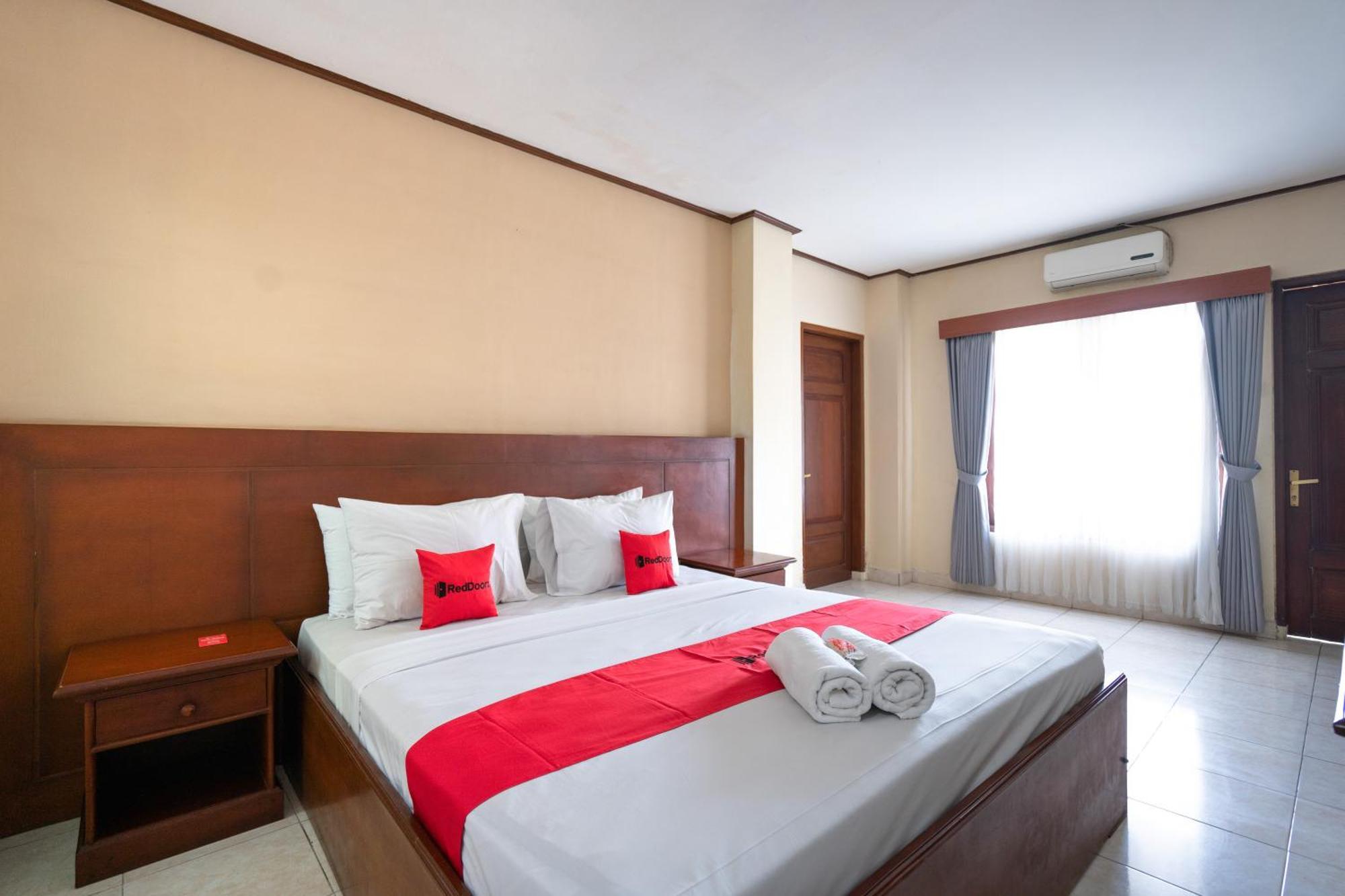 Reddoorz Plus At Mahajaya Hotel Denpasar Exterior foto