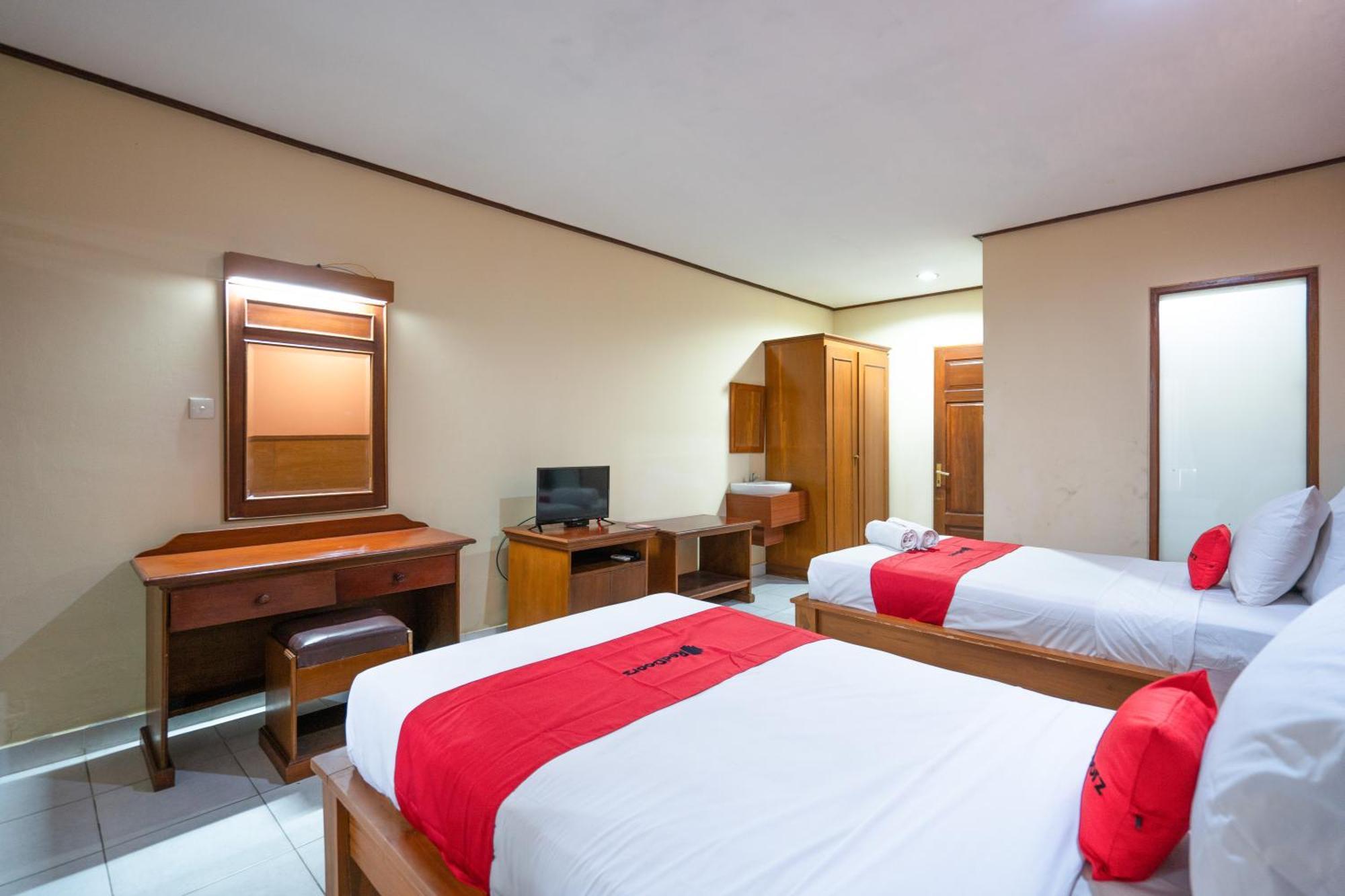 Reddoorz Plus At Mahajaya Hotel Denpasar Exterior foto
