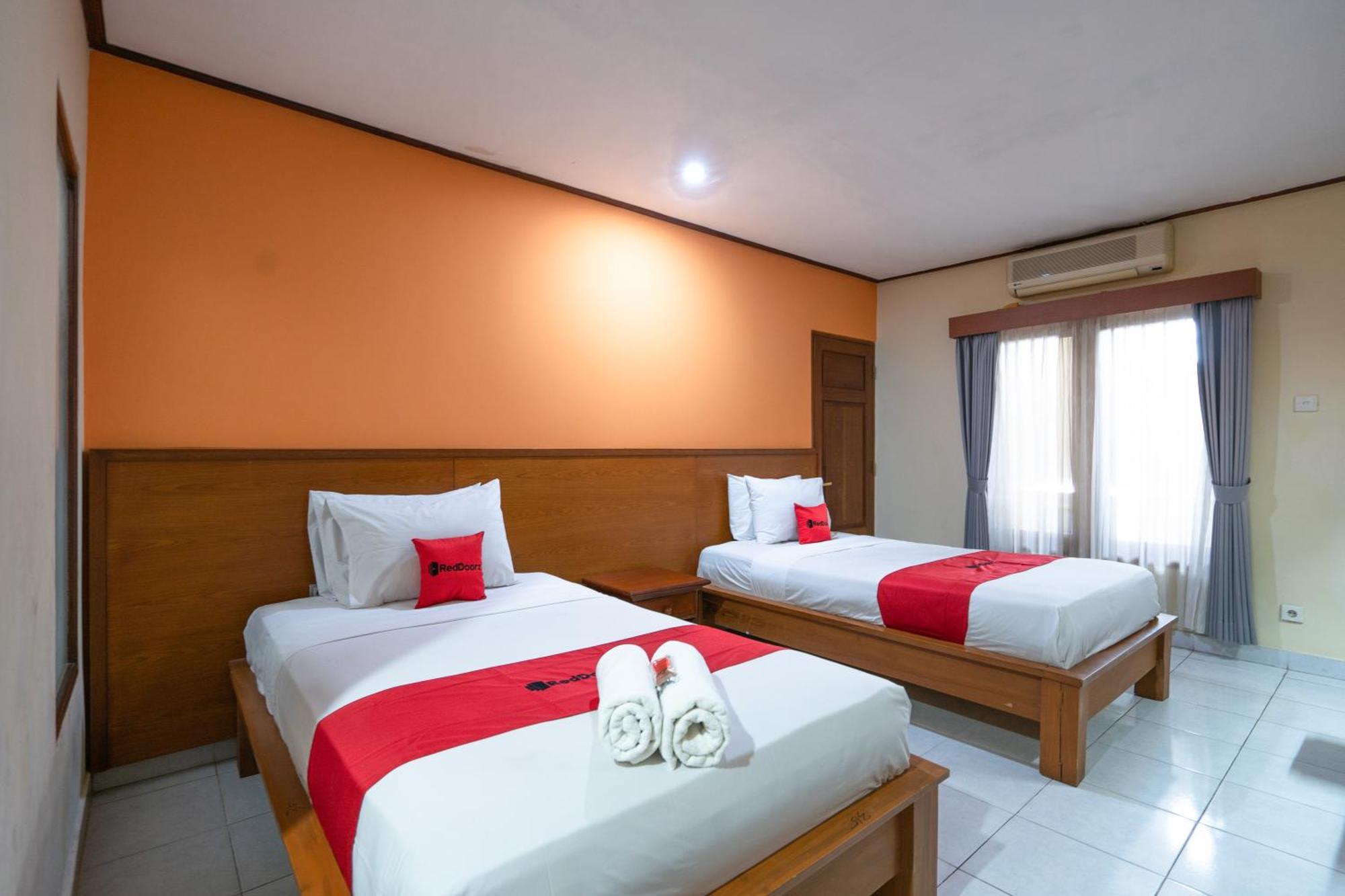 Reddoorz Plus At Mahajaya Hotel Denpasar Exterior foto