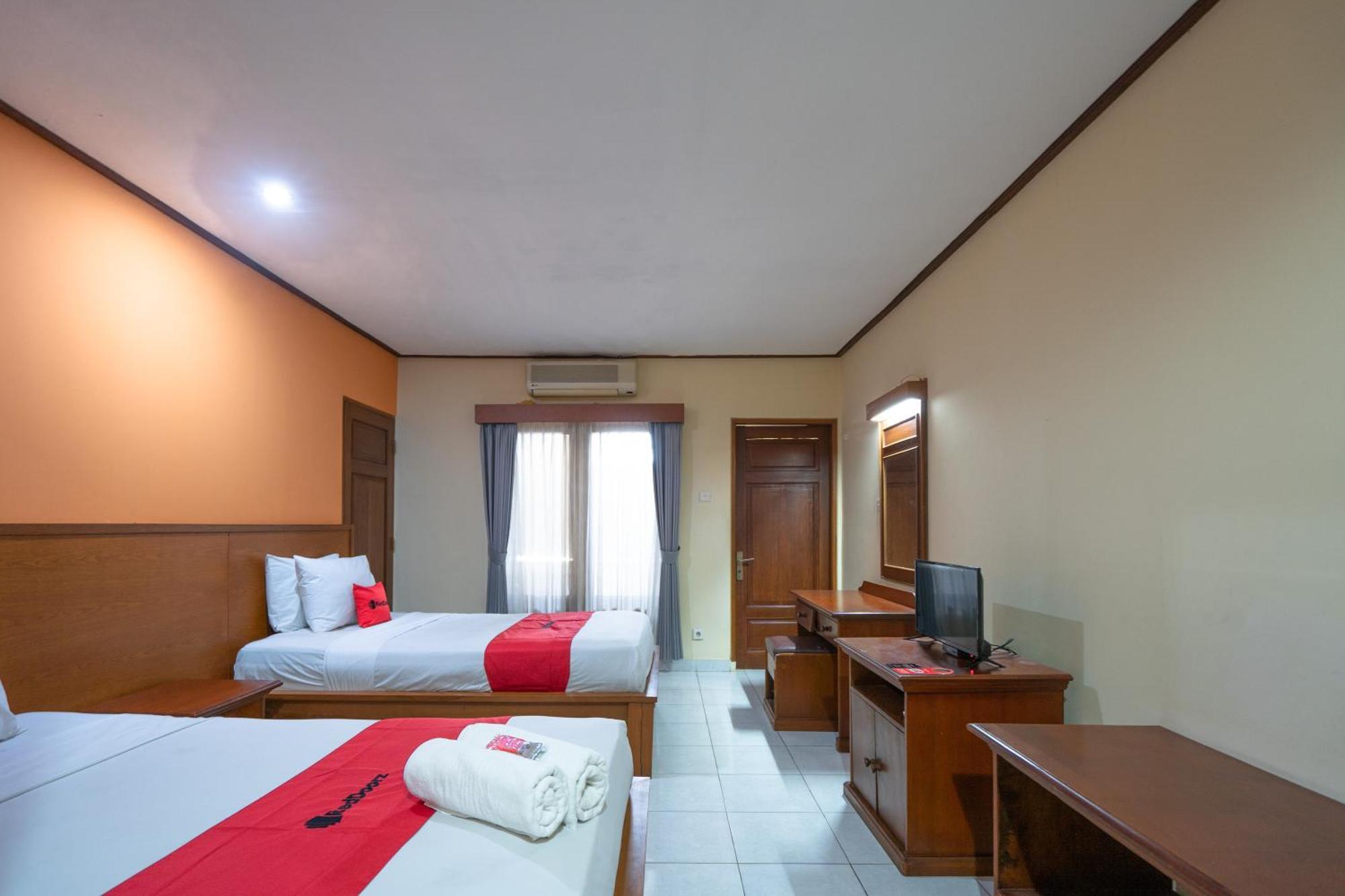 Reddoorz Plus At Mahajaya Hotel Denpasar Exterior foto