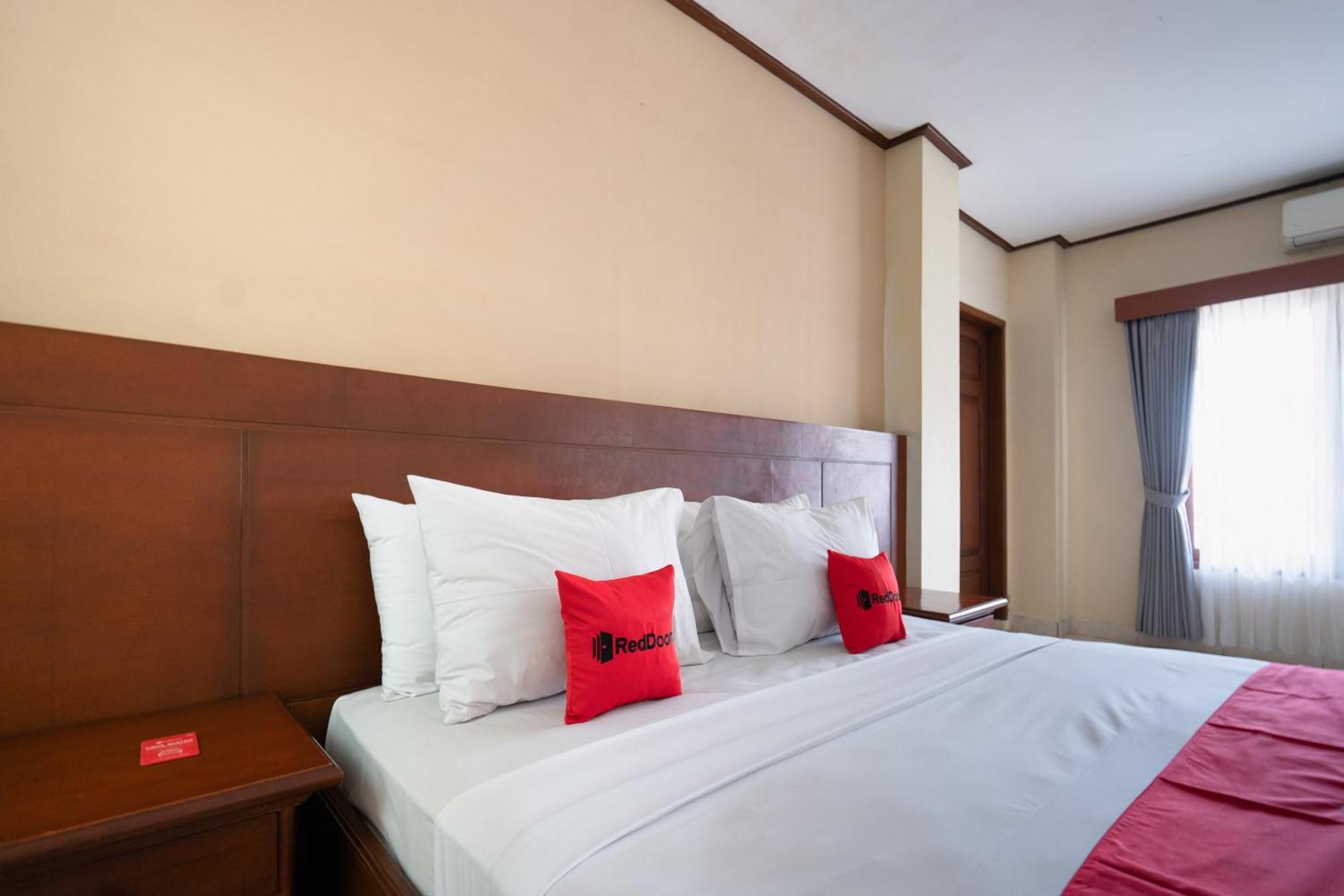 Reddoorz Plus At Mahajaya Hotel Denpasar Exterior foto