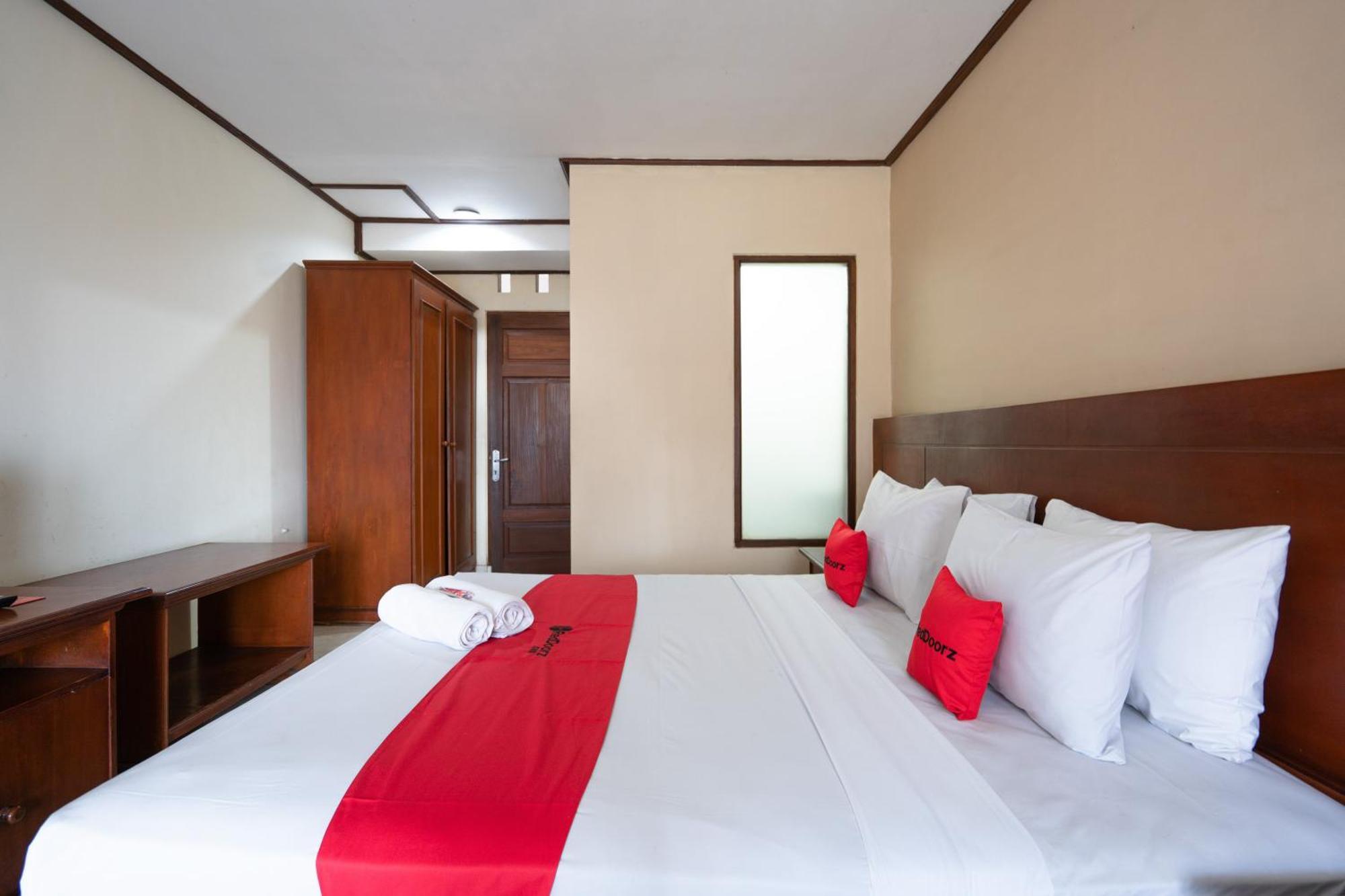 Reddoorz Plus At Mahajaya Hotel Denpasar Exterior foto